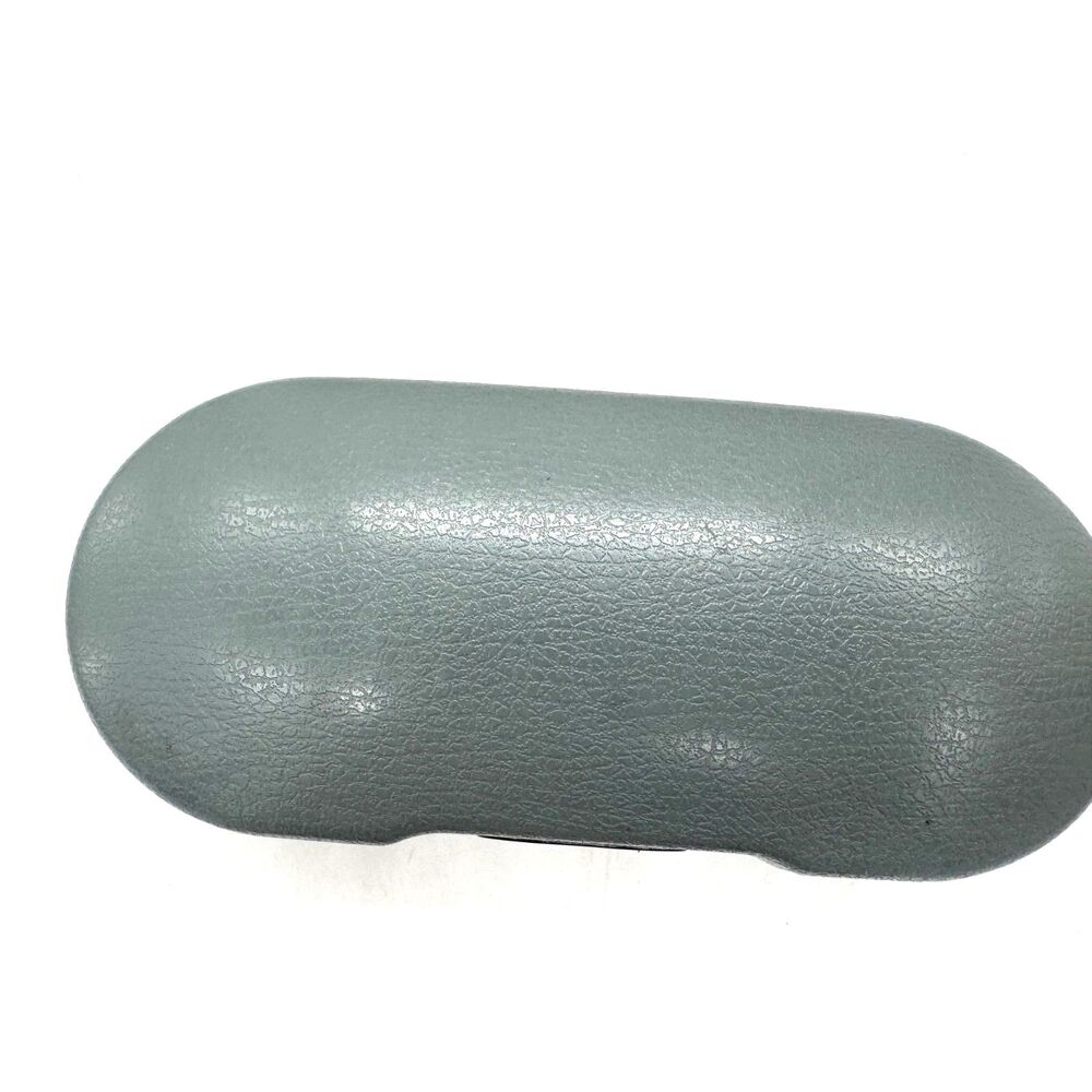 Feilman Hard Clamshell Case Felt Lined Clasp